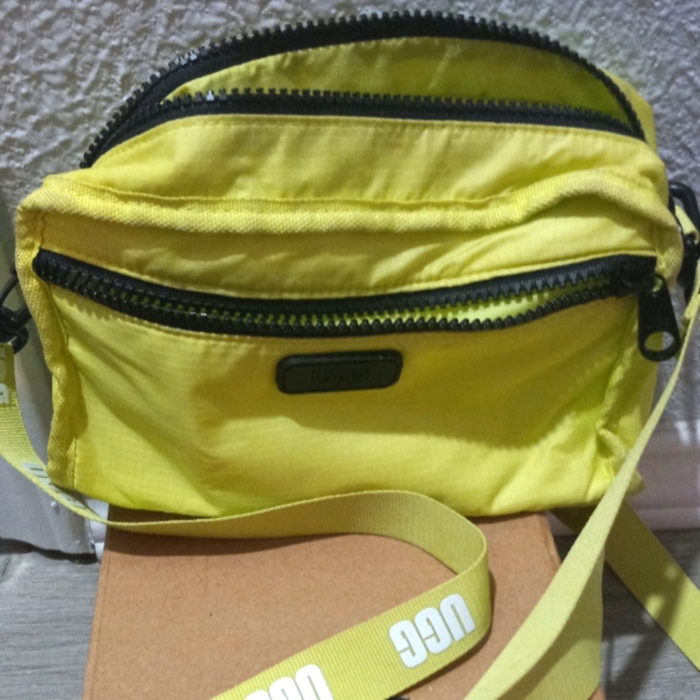 UGG CROSSBODY